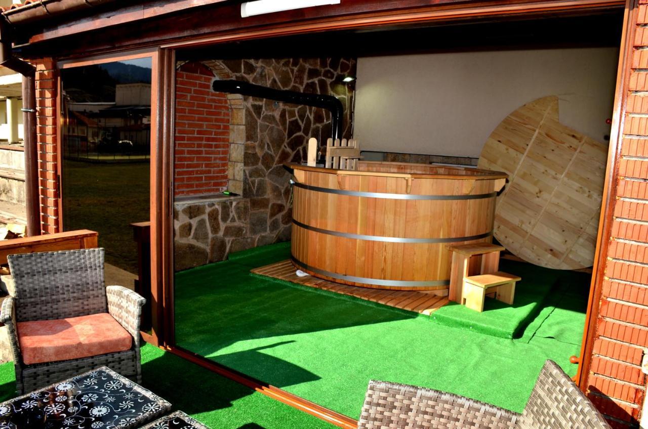 Family Hotel Daisy Borino Exterior foto
